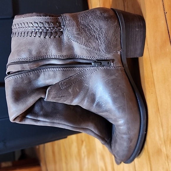 Vince Camuto VC-BENDRA mushroom brown high leather boots - Picture 7 of 9